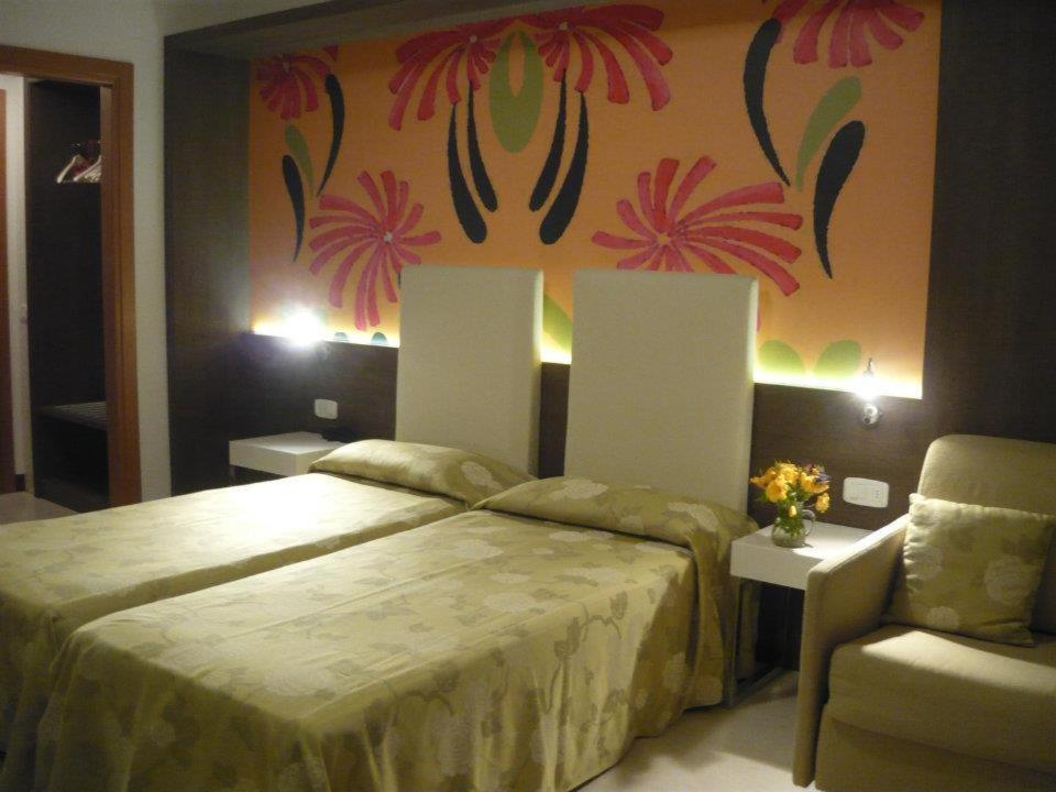Lily Hotel